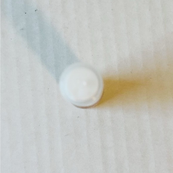 ⭐️5 For 25⭐️ Volition Beauty Strawberry-C Brightening Serum Travel Size - Picture 4 of 10